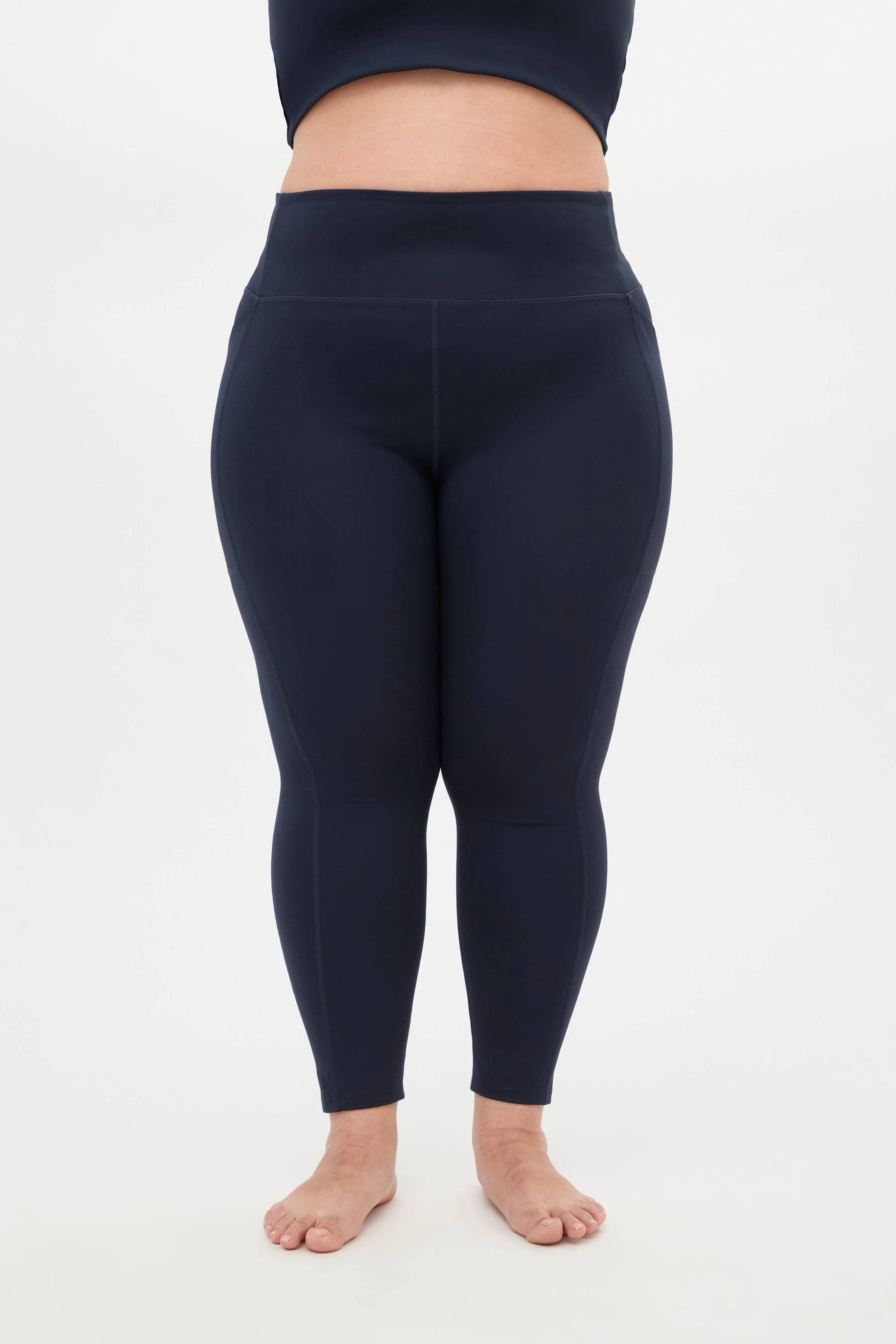 Skyline Compressive Pocket Legging - Image 11