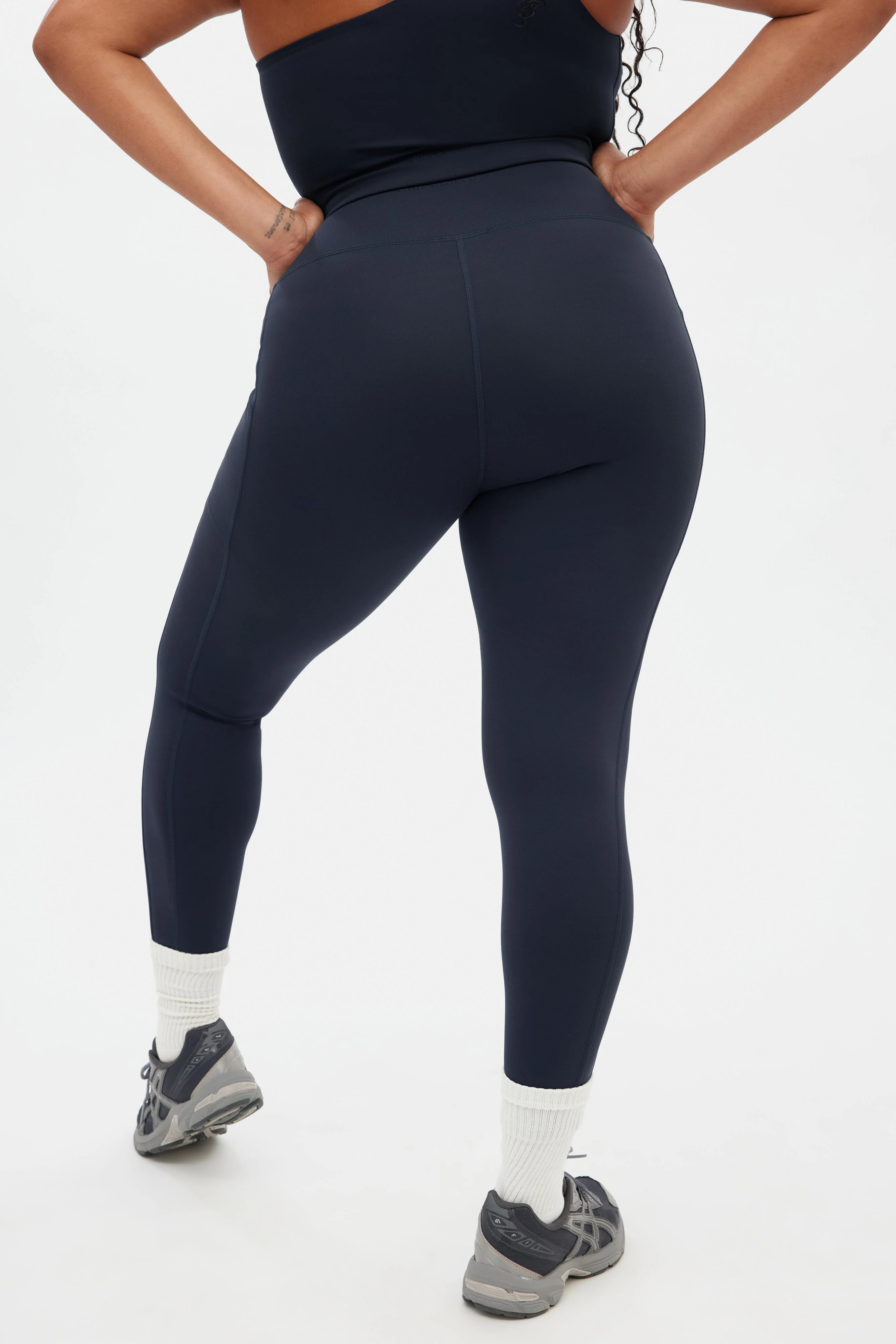 Skyline Compressive Pocket Legging - Image 5