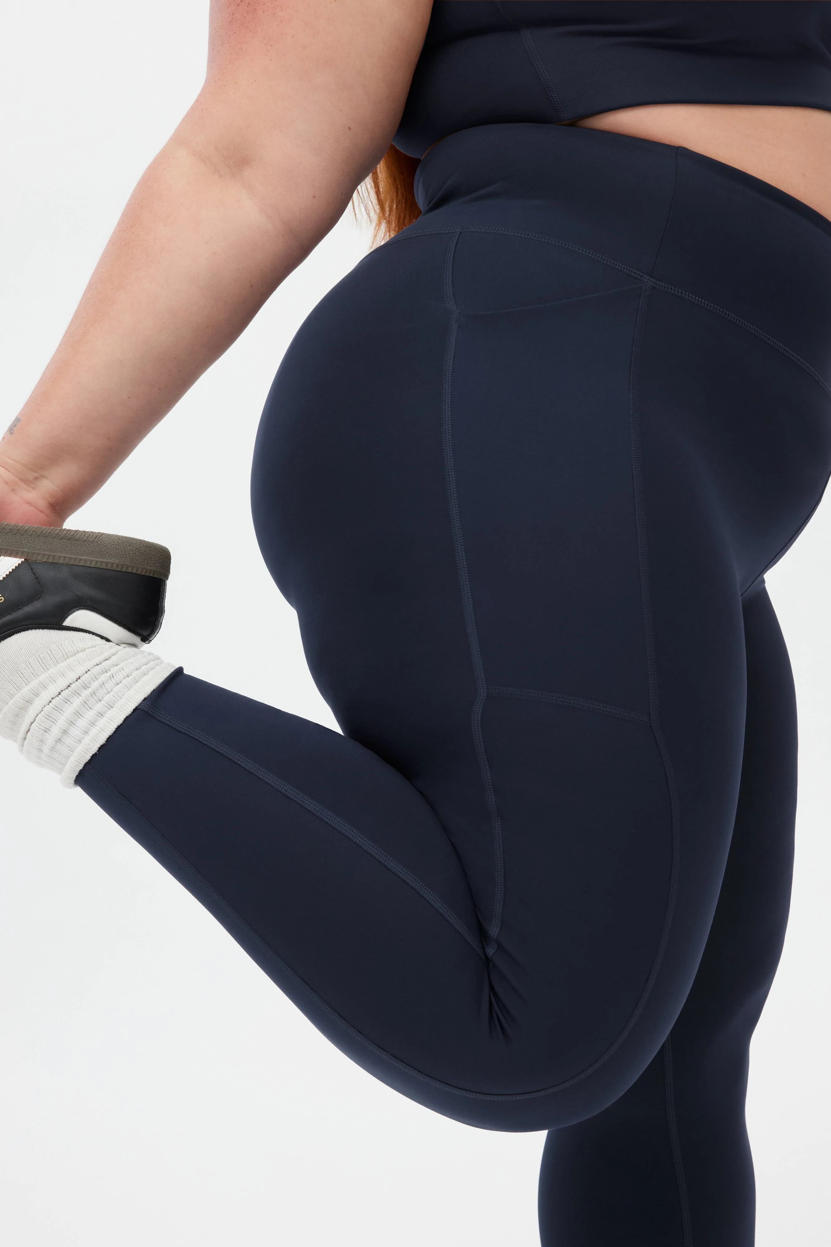 Skyline Compressive Pocket Legging - Image 9